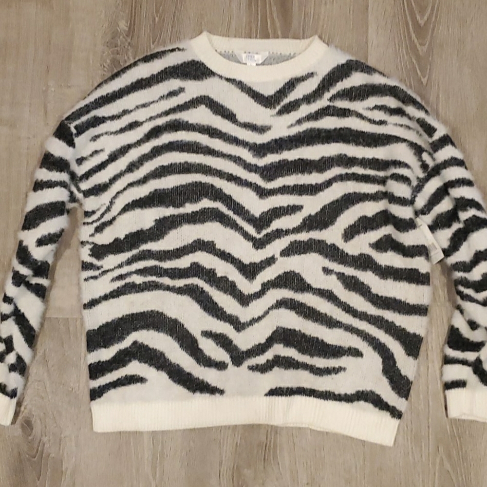 Zebra Lightweight Sweater